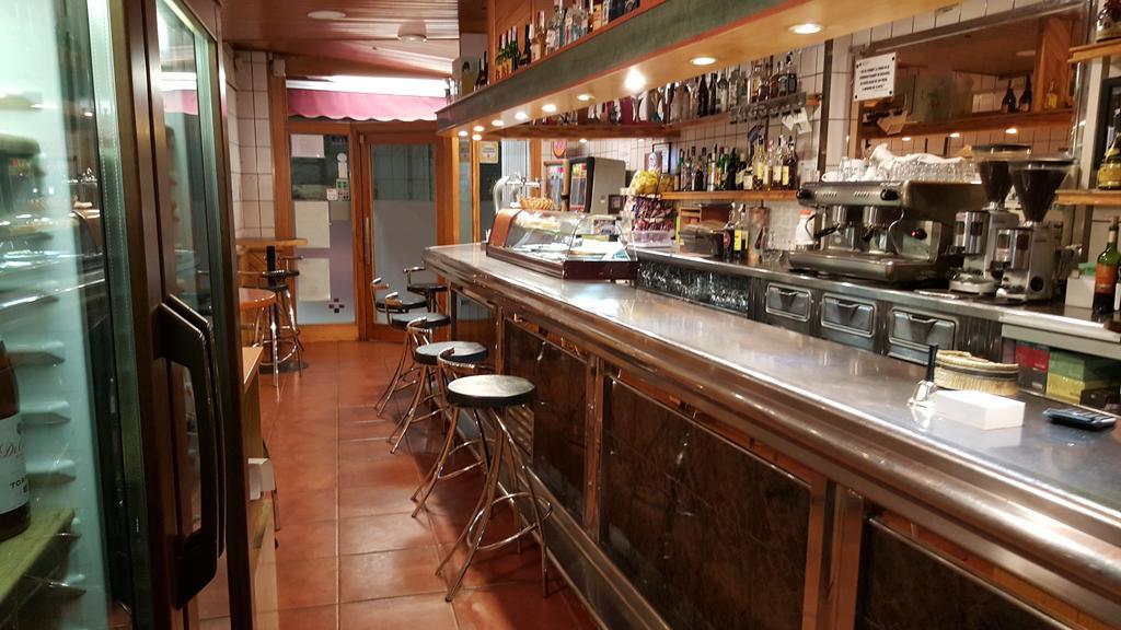 Pension Avenida Vilafranca del Penedès Kültér fotó