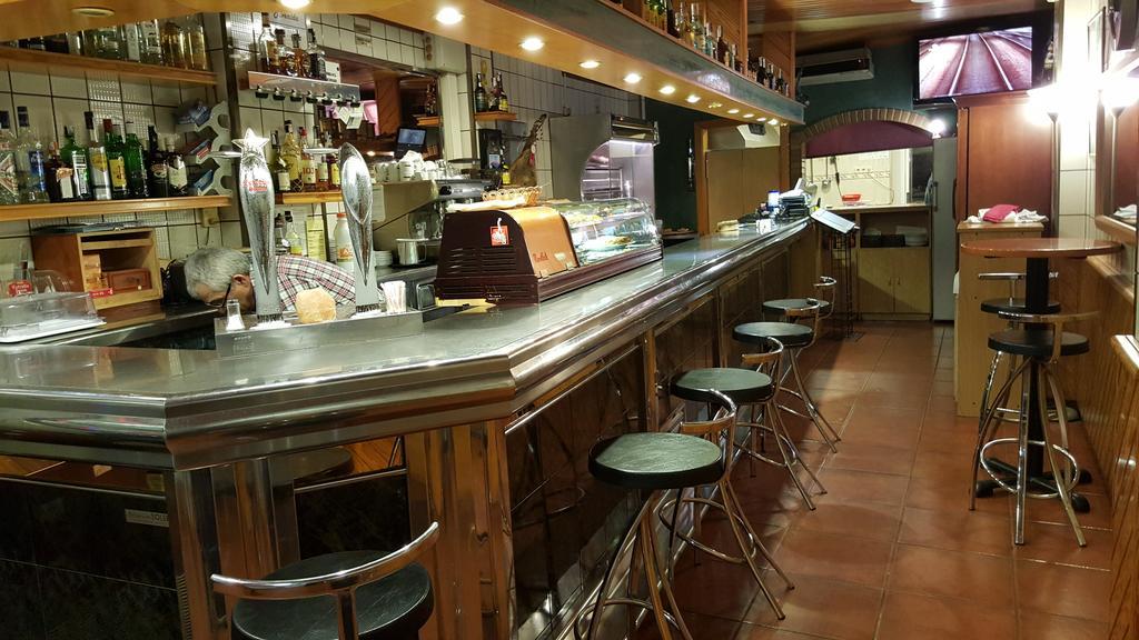 Pension Avenida Vilafranca del Penedès Kültér fotó