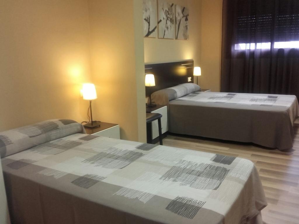 Pension Avenida Vilafranca del Penedès Szoba fotó